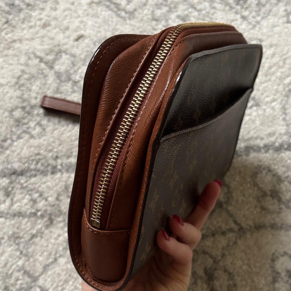 Louis Vuitton Orsay Monogram Clutch Excellent Condition - Picture 5 of 16